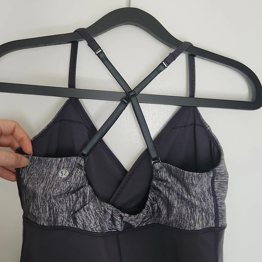 Lululemon Grey adjustable straps Tank Top with lined support bra size 10 - Picture 6 of 6